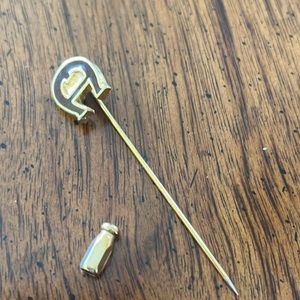 Vintage Etienne Aigner stick pin